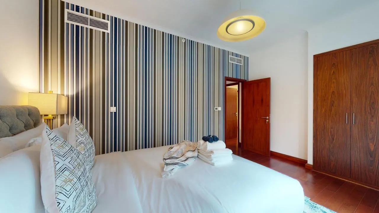 Stylish 2-Bed Apt Burj Khalifa And Fountain Views Dubai Apartment