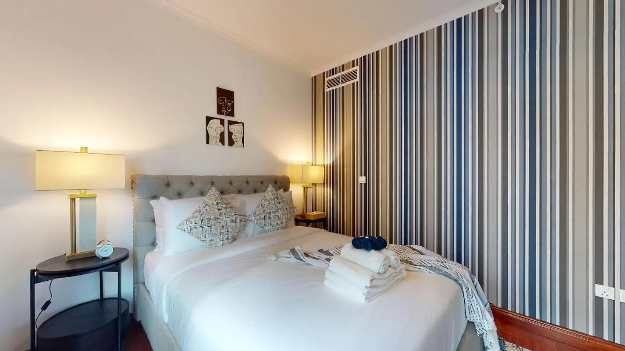 Stylish 2-Bed Apt Burj Khalifa And Fountain Views Dubai Apartment