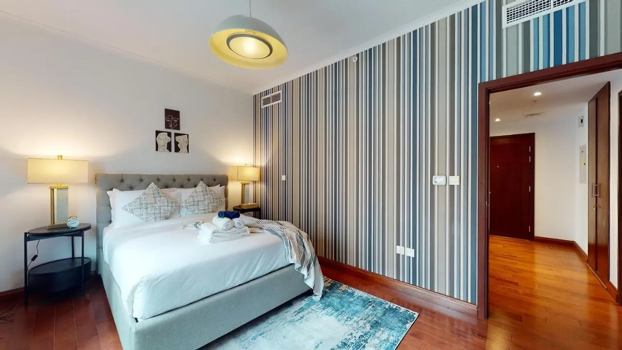 Apartment Stylish 2-Bed Apt Burj Khalifa And Fountain Views Dubai